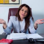 INFLUENȚII DIN JUSTIȚIE ȘI BAROU: Avocații Alexandra Ciocodeică și Alexandru Păun, consilier al Baroului București, au mai dat o lovitură: îl țin, cu ajutorul instanțelor, pe tatăl Alexandrei Ciocodeică, Gheorghe Sima, angajat pe vecie la societatea Unirea Shopping Center