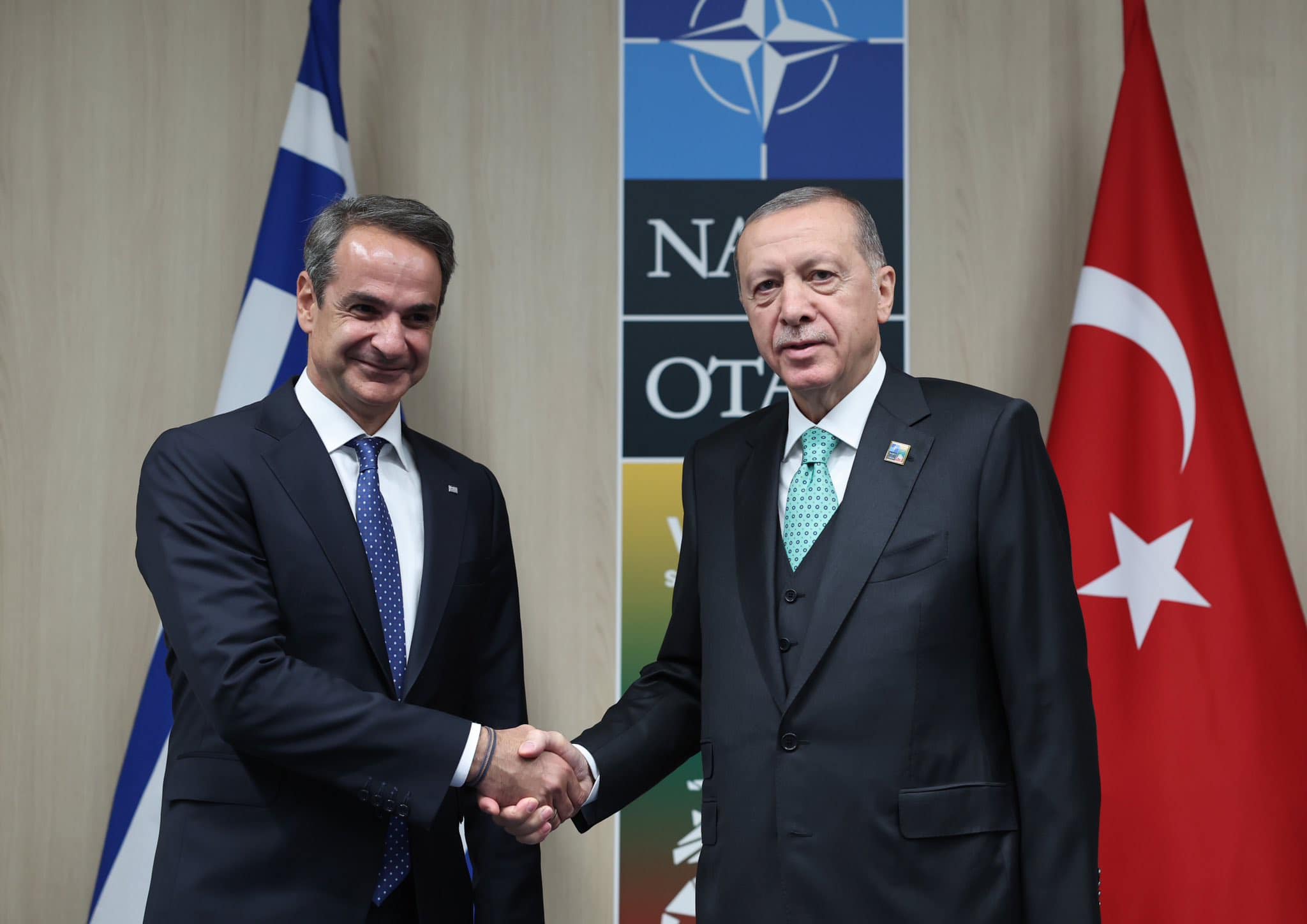 Ο Έλληνας πρωθυπουργός συναντήθηκε με τον Ρετζέπ Ερντογάν για την αναζωογόνηση των σχέσεων μεταξύ των δύο χωρών