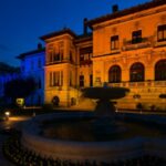 Palatul Cotroceni, iluminat în galben și albastru, culorile drapelului Ucrainei, în semn de solidaritate