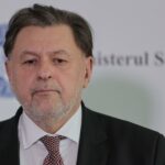 O femeie care se plânge de dureri atroce trebuie să beneficieze de intervenție terapeutică