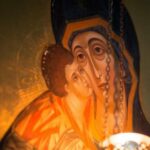 Rugăciunea scurtă către Fecioara Maria! Are doar 16 cuvinte, dar face minuni dacă e spusă corect
