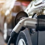 Mașina electrică, noua pasiune a șoferilor din România. Creștere de aproape 90% doar în iulie