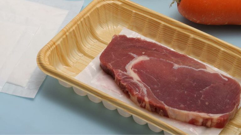 Carnea ar putea avea etichetă de avertizare precum țigările – Demență alimentară