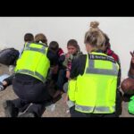 Copiii mai multor migranți din Canalul Mînecii sosesc pe coasta engleză