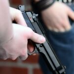 Un proiect de lege le dă liber celor cu autorizație să se înarmeze până în dinți. Nu va mai conta numărul armelor deținute
