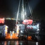 Un velier cu 5 persoane la bord, în pericol de scufundare în Marea Neagră! Intervenție contracronometru în condiții de vreme extremă