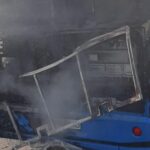 Autobuz electric în flăcări, la Brăila. Intervenție în forță, pompierii au folosit o cameră cu termoviziune pentru a pune capăt oricărui pericol