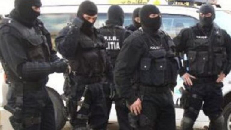 DIICOT a reținut doi suspecți la Pitești, pentru trafic de droguri