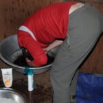 Mii de bucureșteni încă fac duș la lighean. Termoenergetica nu oferă un răspuns concret. Când se vor remedia avariile