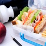 Nutriționist român: alimentul care NU trebuie să lipsească din ghiozdanul unui copil