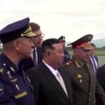 VIDEO: Kim Jong Un inspectează bombardiere strategice ruseşti