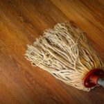 Ingredientul alimentar pe care îl poți pune în soluția pentru parchet. Podeaua va fi curată lună