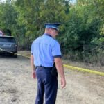 Un profesor din Botoșani s-a sinucis cu propria armă, la marginea unui drum național