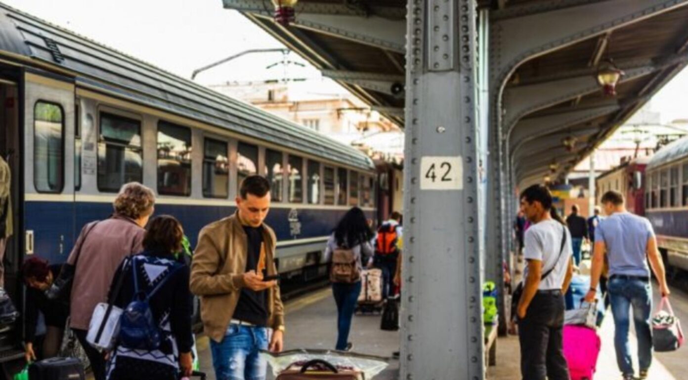 Studenții plătesc doar 10% din prețul biletului de tren și-l pot achiziționa online