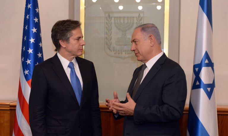 Blinken își arată solidaritatea cu Netanyahu în Israel