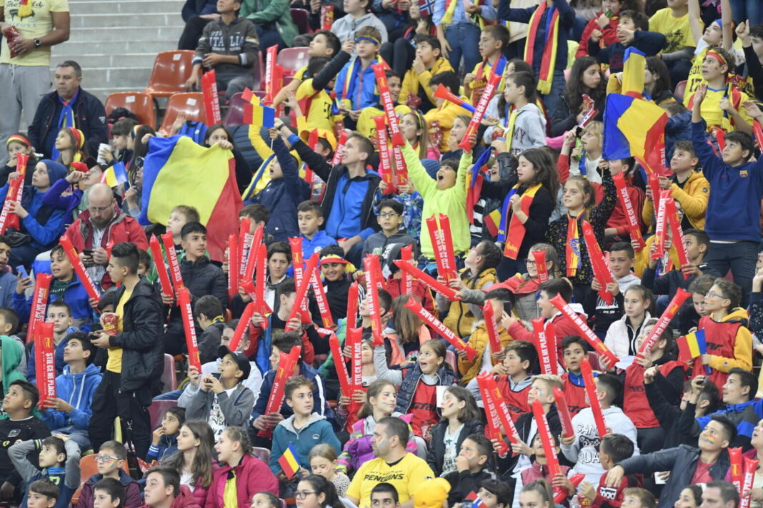Copii în public, la meciul România - Andorra / foto FRF