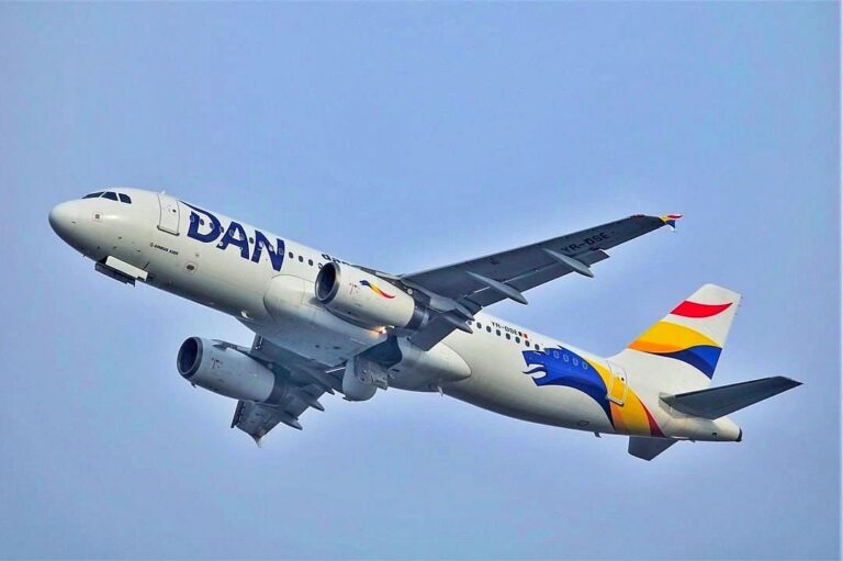 Compania Dan Air renunță să folosească aeroportul din Brașov. Cel mai nou aeroport din România funcționează doar 12 ore pe zi