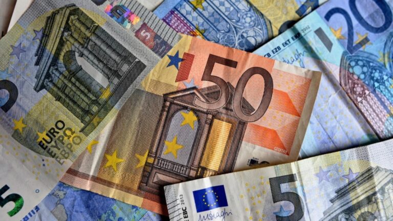 Polonia primește prima plată din fondurile de redresare ale UE