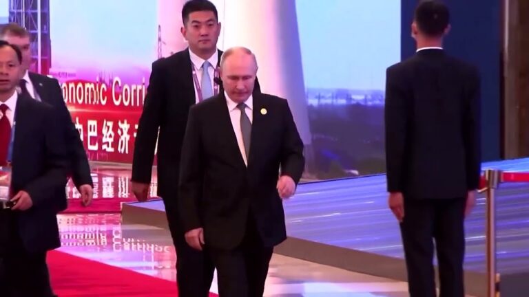 VIDEO. Putin a ajuns în China și a adus cu el o servietă nucleară