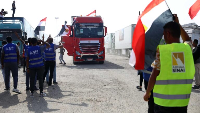 În jur de 100 de străini au părăsit Fâșia Gaza prin punctul de trecere a frontierei Rafah