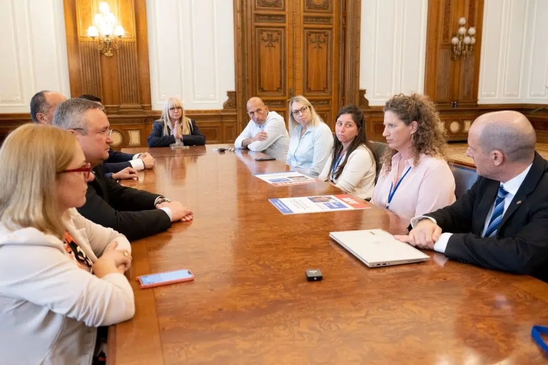 Soția românului răpit în Israel a fost primită la Senat / Foto Nicolae Ciucă / facebook