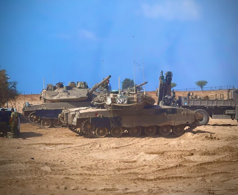 Greșeală impardonabilă. Un tanc israelian a lovit o poziție egipteană