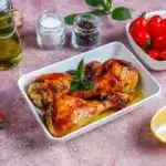 Pulpe de pui la cuptor cu ierburi aromatice și roșii cherry