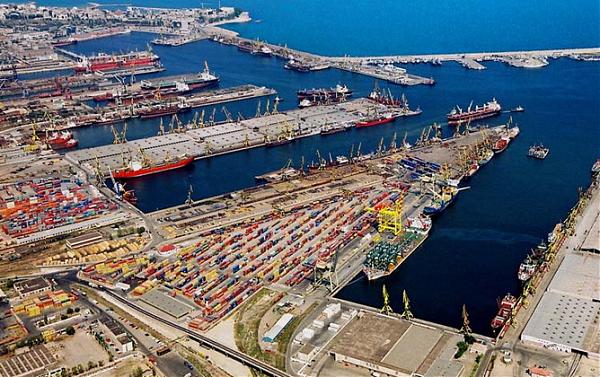 Captură de peste 4 milioane euro în portul Constanța. Poliţiştii de frontieră au descoperit 18.000 de parfumuri