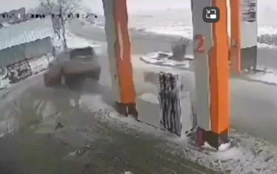 Car accident at a petrol station in Iasi