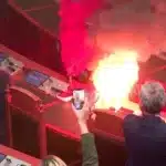 VIDEO. Protest mai puțin întâlnit. Fumigene în mijlocul parlamentului albanez