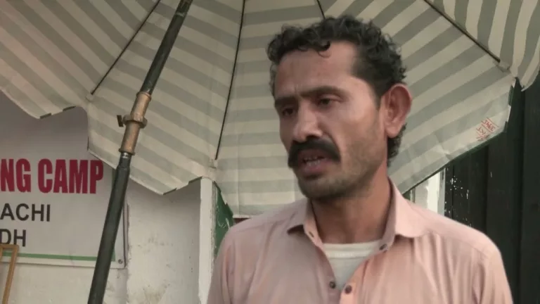 Pakistanul arestează migranți în timp ce termenul limită de expulzare se apropie