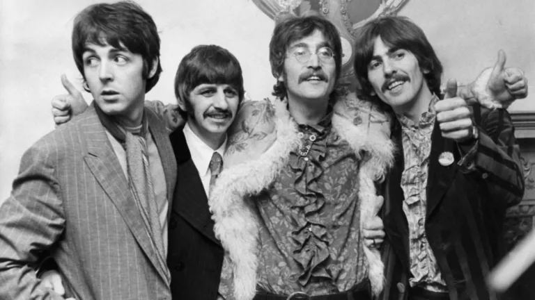 Ultima piesă ale trupei The Beatles, adusă la viață cu ajutorul inteligenței artificiale