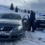 A intrat cu mașina pe pârtie! Motivul? Voia să-și lase bagajele în fața hotelului