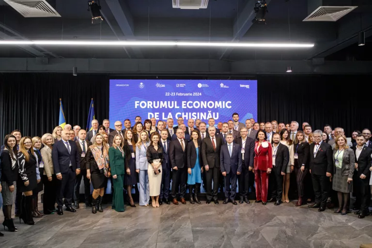Coroana Română a unit comunitățile de antreprenori din cele două state românești la Forumul Economic de la Chișinău
