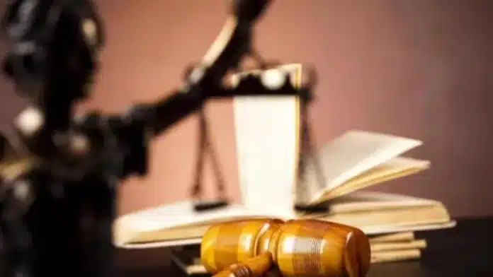 Judecătorul respinge acuzațiile de terorism în cazul lui Luigi Mangione, acuzat de uciderea CEO-ului UnitedHealthcare Judecătorul respinge acuzațiile de terorism în cazul lui Luigi Mangione, acuzat de uciderea CEO-ului UnitedHealthcare