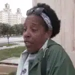 Cuba e pusă la pământ de valuri mari și vânturi puternice