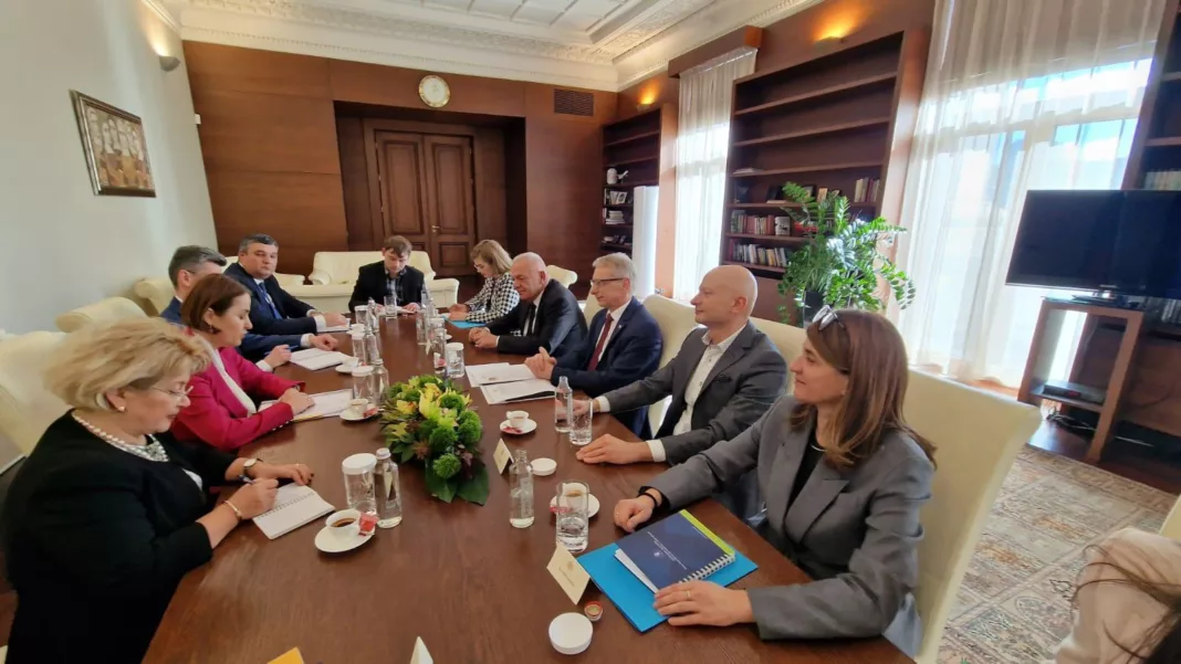 Ministrul român de Externe, Luminița Odobescu, și premierul Nikolai Denkov / foto MAE