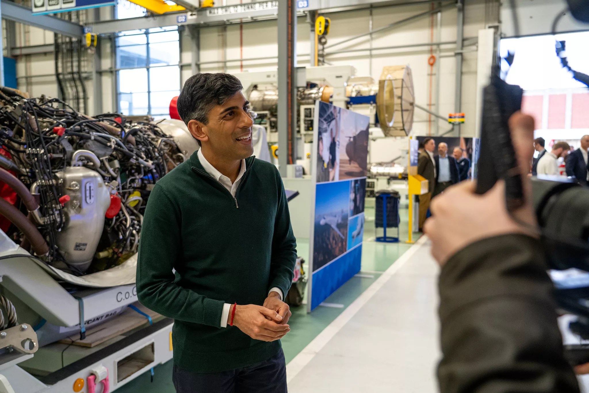 Primierul britanic, Rishi Sunak a vizitat Rolls Royce în Filton alături de vicepreședintele conservatorilor, deputatul Jack Lopresti