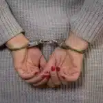 O femeie din orașul Plopeni a fost reținută după ce a omorât o pisică