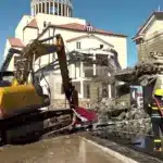 VIDEO. Azerbaidjanul demolează fostul parlament armean din Karabah