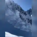 VIDEO. Momente de groază pentru schiori! O avalanșă, la un pas să-i surprindă