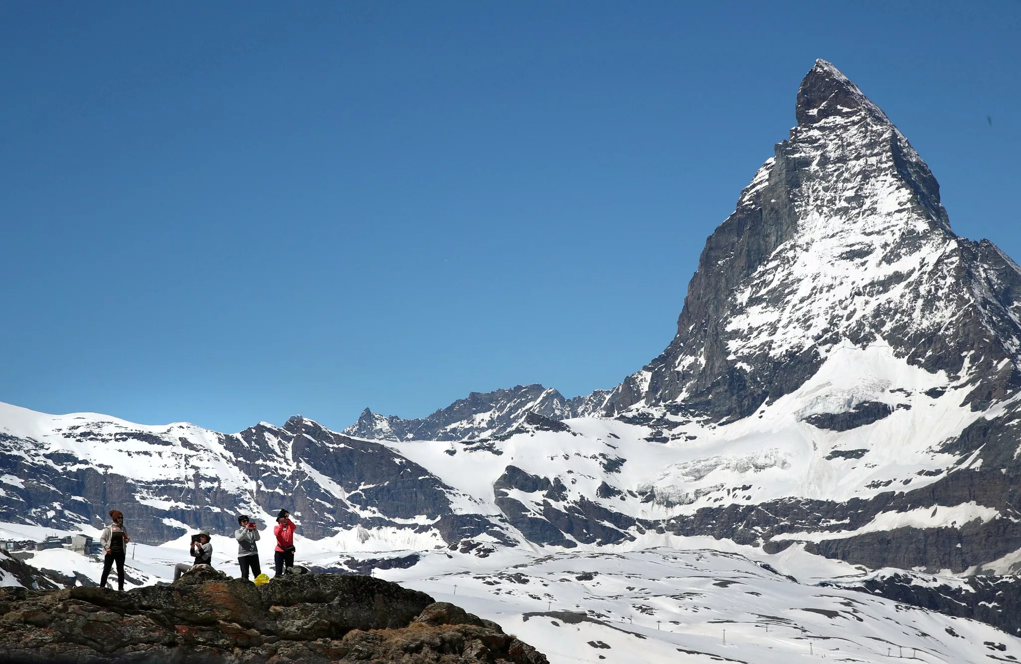 Trei oameni au murit și un altul este rănit într-o avalanșă din Zermatt