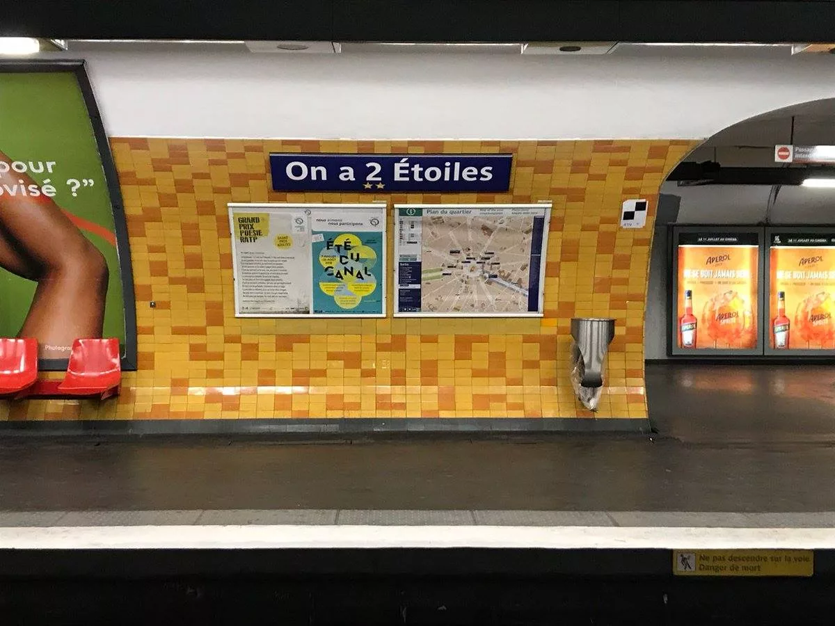 O duzină de stații de la metroul din Paris au luat denumiri alternative de 1 aprilie