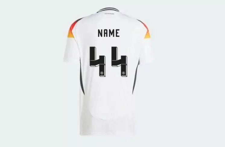 Motivul incredibil pentru care Adidas vrea să retragă de la vânzare tricoul cu numărul 44 al naționalei Germaniei la fotbal