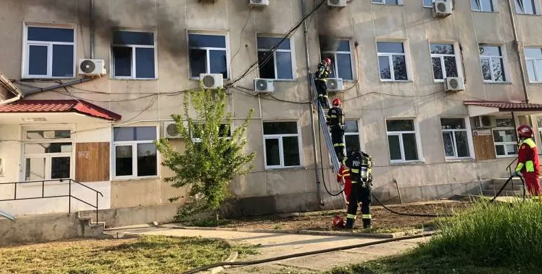 Incendiu la DSVSA din Pitești
