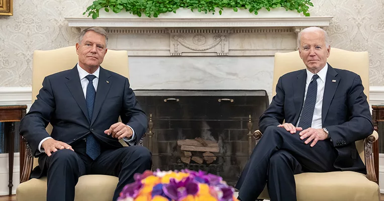 Klaus Iohannis a discutat cu Joe Biden despre programul Visa Waiver
