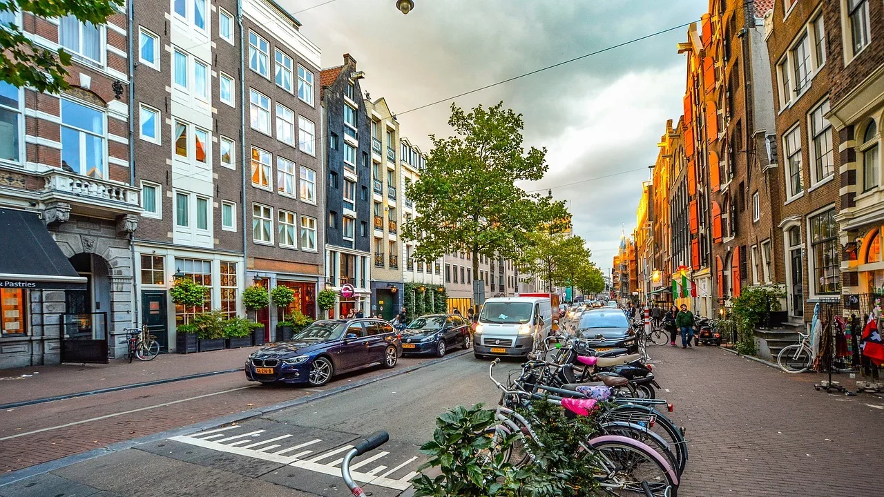 Un loc de parcare din Amsterdam a fost scos la vânzare cu 500.000 de EURO