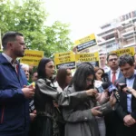 Mihai Enache îl întreabă pe Nicușor Dan de unde îi vin banii pentru campania electorală. Ambii sunt candidați la Primăria Capitalei