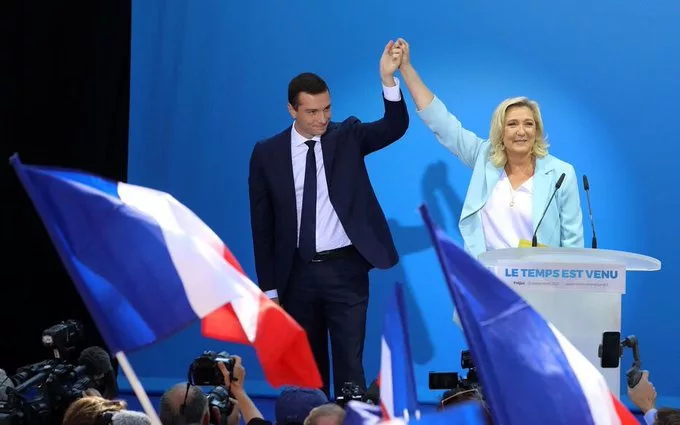 Anticipate Franța: Partidul de extremă dreapta Adunarea Naţională (RN) are 34% din intenţiile de vot