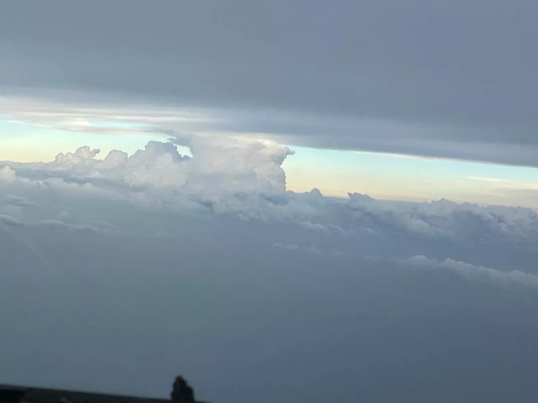 furtună văzută din avion